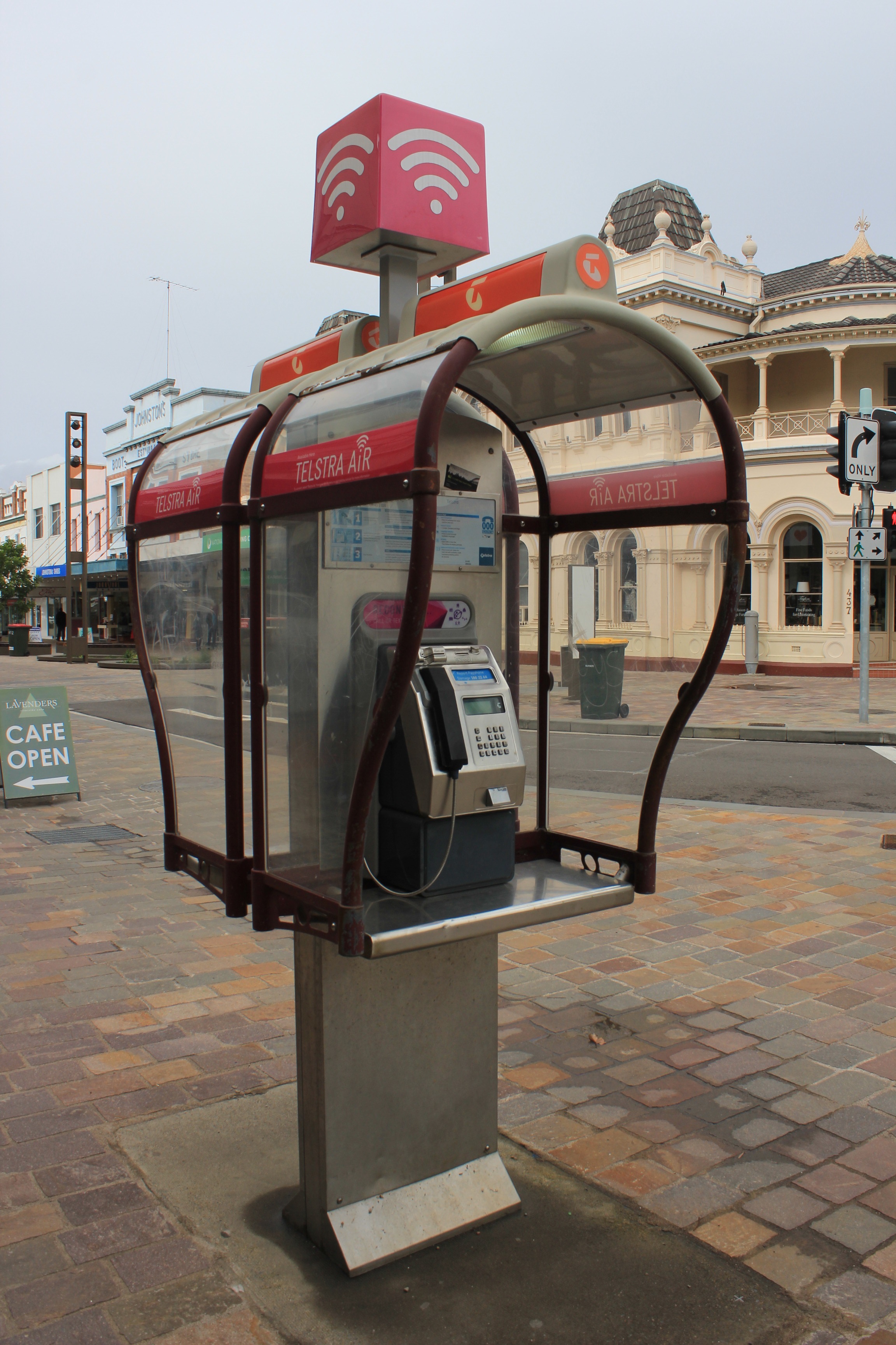 File:Telstra Payphone (With Internet Access) .jpg